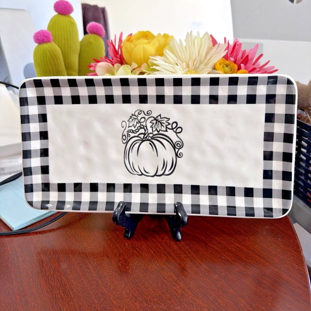 Transpac Dolomite White Autumn Buffalo Check Pumpkin Tray